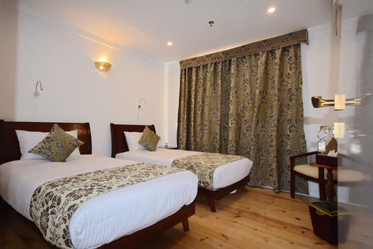 The Sea Holly Ivory Cabin
