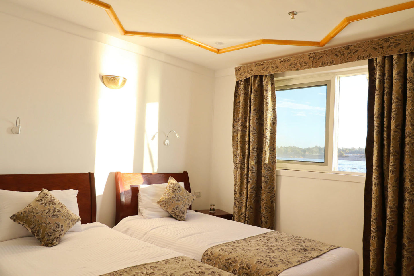 The Sea Holly Ivory Cabin
