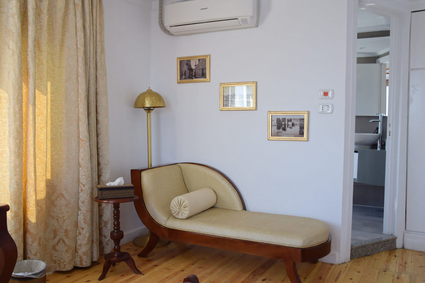 The Grand Luxury Suite