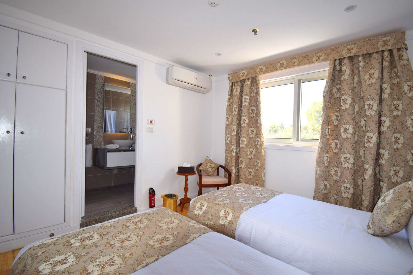 The Daisy Elegance Cabin