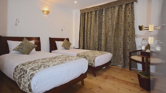 The Sea Holly Ivory Cabin